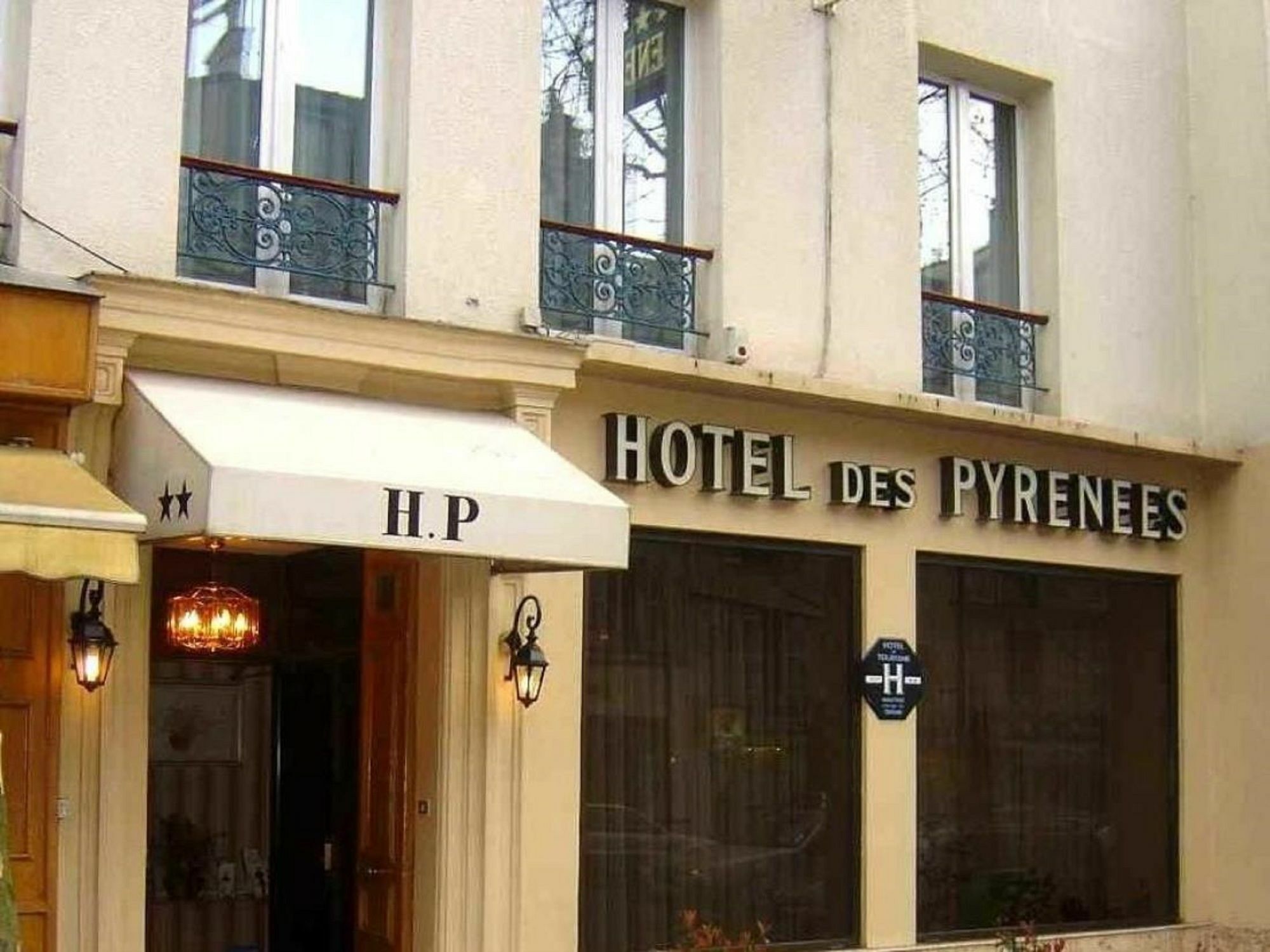 Hotel Des Pyrenees - Entre Bastille Et Nation Paris Eksteriør billede