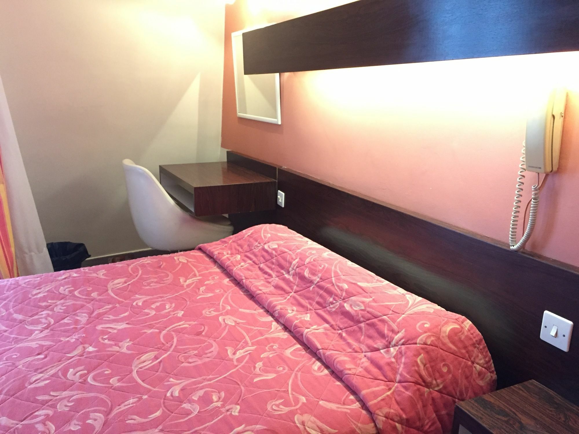Hotel Des Pyrenees - Entre Bastille Et Nation Paris Eksteriør billede