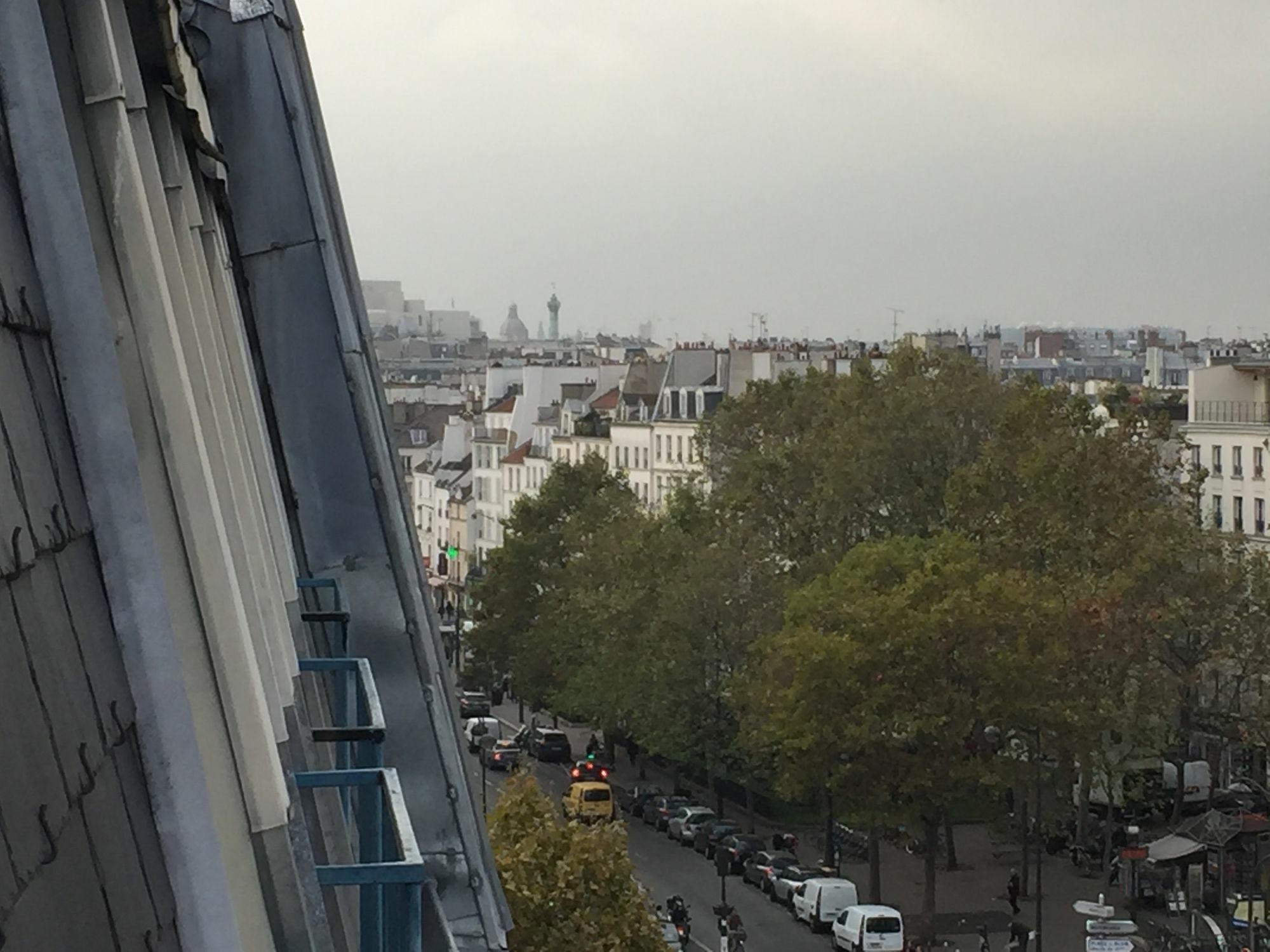 Hotel Des Pyrenees - Entre Bastille Et Nation Paris Eksteriør billede